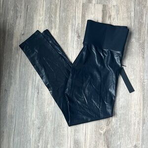 Carbon38 Shiny Black Leggings